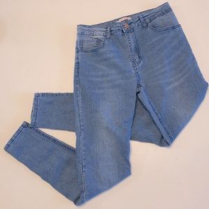 Women’s Forever 21 skinny jeans. Size 26.